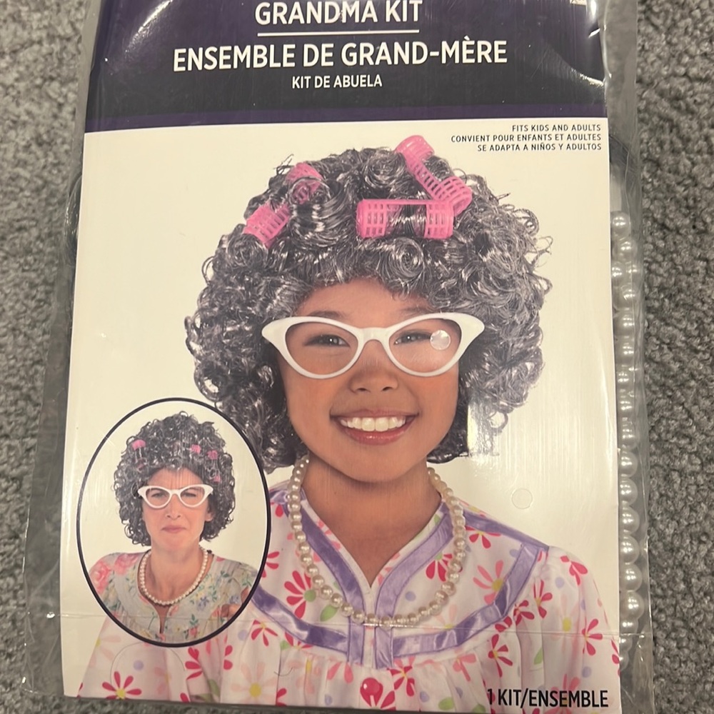 Grandma kit 100s day at school